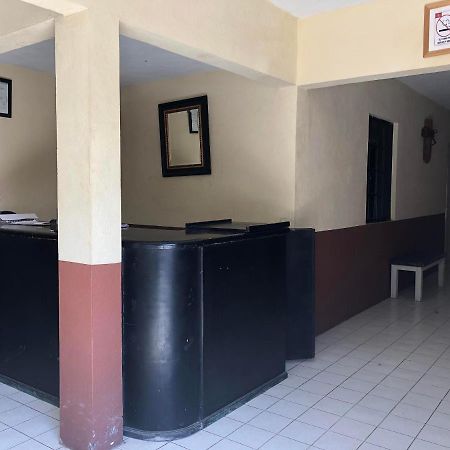 Oyo Hotel Cuatro Reales Galeana Екстериор снимка