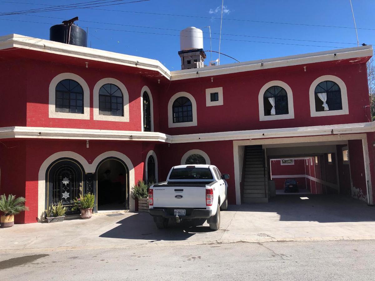 Oyo Hotel Cuatro Reales Galeana Екстериор снимка
