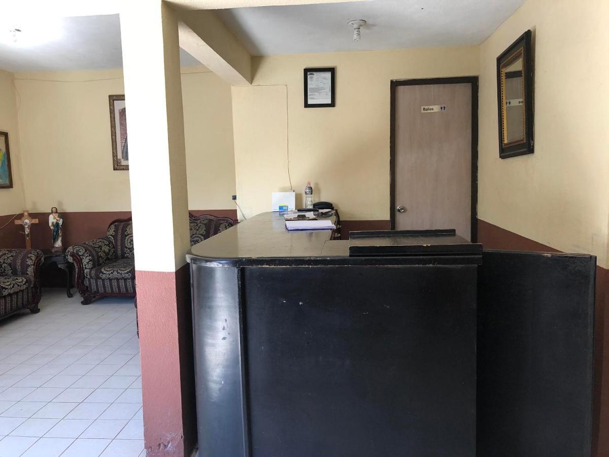 Oyo Hotel Cuatro Reales Galeana Екстериор снимка