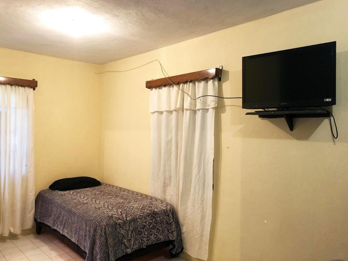 Oyo Hotel Cuatro Reales Galeana Екстериор снимка