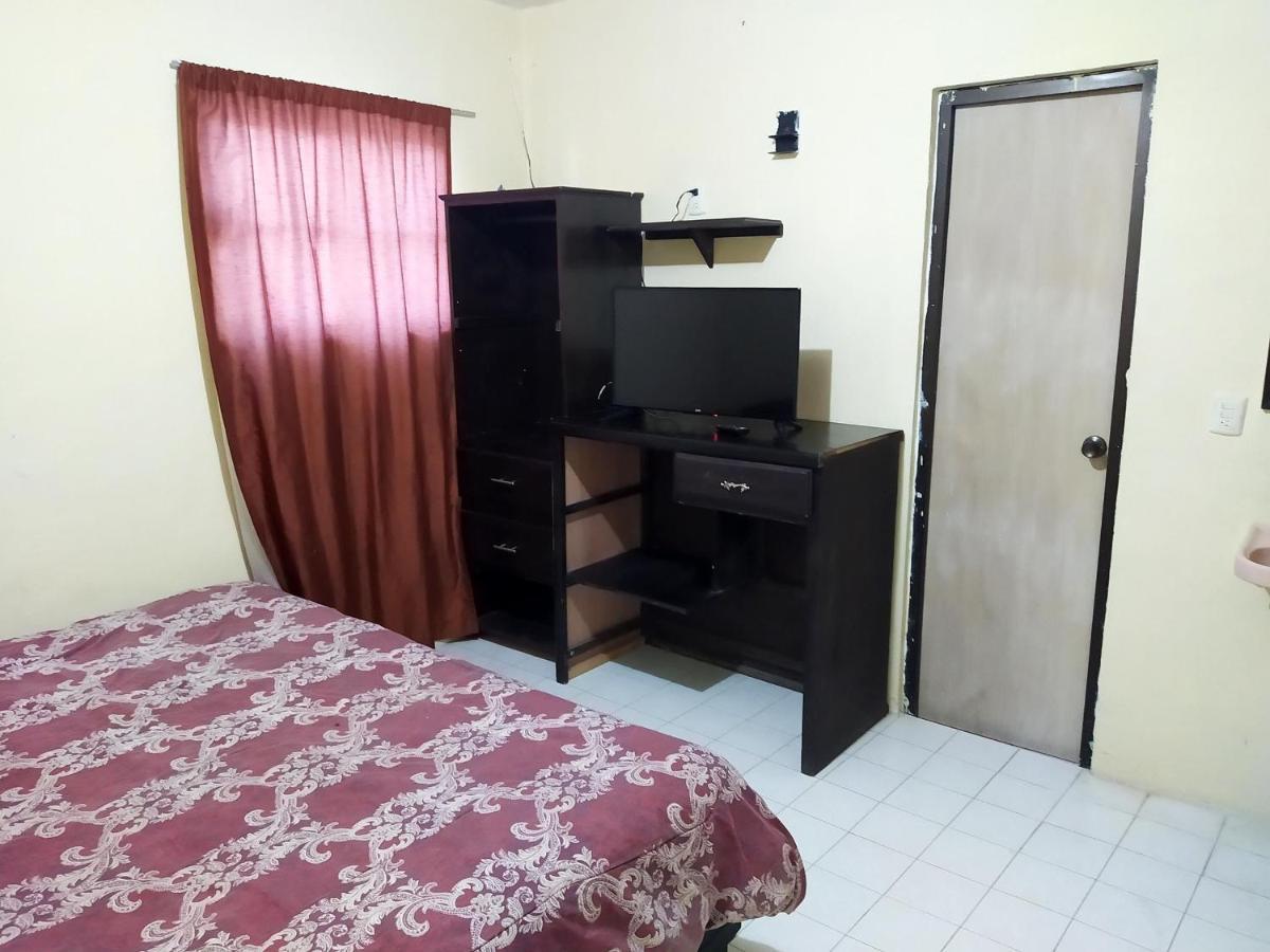 Oyo Hotel Cuatro Reales Galeana Екстериор снимка