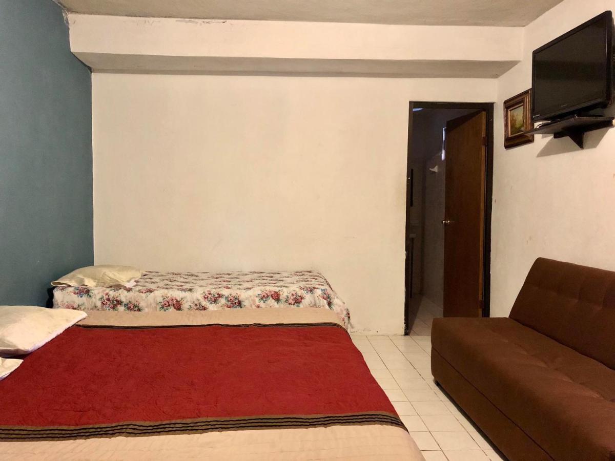 Oyo Hotel Cuatro Reales Galeana Екстериор снимка